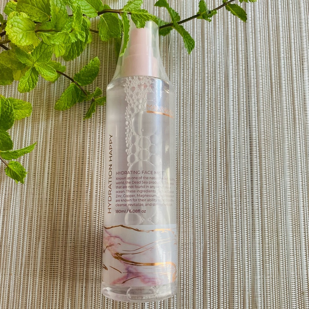 🌸MANNAKADAR Hydration Happy - Hydrating Face Mist Spray 6.08 fl Oz - 180ml💕